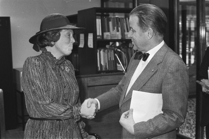 Queen congratulating the National Archivist
